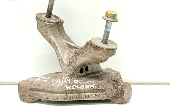 Honda CR-V Steering rack mounting bracket 100911J3M