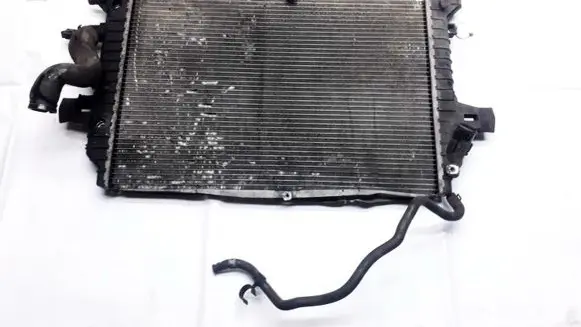 Opel Zafira B Coolant radiator 13171431