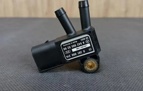 Mercedes-Benz B W246 W242 Exhaust gas pressure sensor 6429050200 A6429050200 0281006214