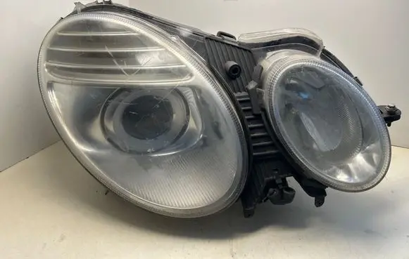 Mercedes-Benz E W211 Headlight/headlamp A2118204761