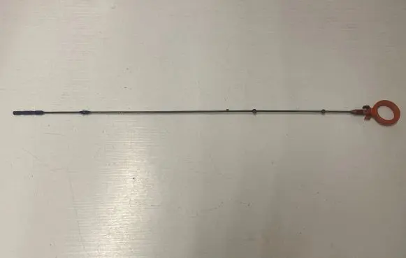 Volkswagen PASSAT B6 Oil level dip stick 06f115611e