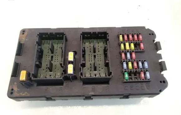 Jeep Grand Cherokee (WK) Fuse module 56049915AA