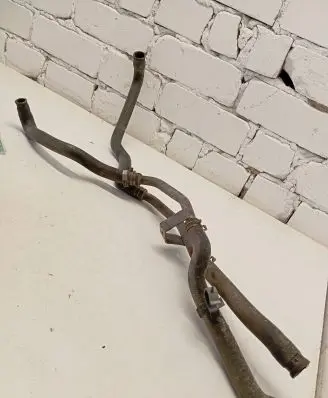 Coolant pipe/hose