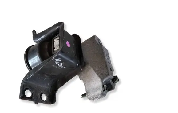 Nissan Pulsar Engine mount vacuum valve 