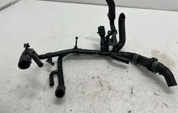 Audi A6 S6 C7 4G Engine coolant pipe/hose 04L122157BQ