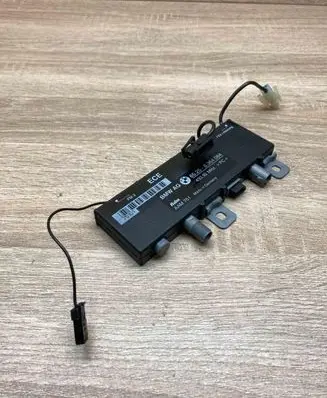 BMW 7 E38 Antenna control unit 8364084 AAM751