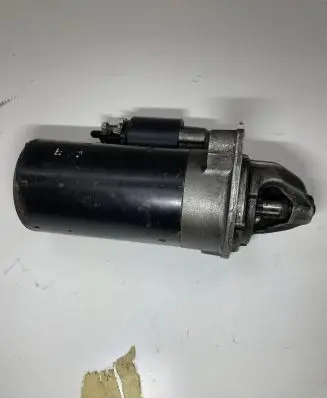 BMW 5 E39 Starter motor 005821830