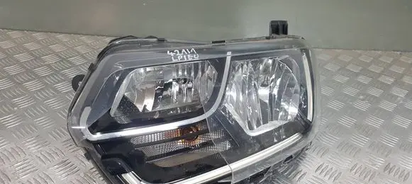 Dacia Duster II Headlight/headlamp 260609367R 676512161 01HR02A00P