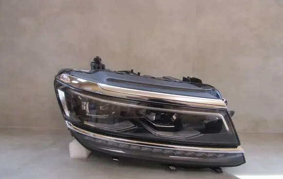 Volkswagen Tiguan Headlight/headlamp 5NB941082D