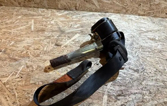 Volkswagen Polo III 6N 6N2 6NF Front seatbelt 191857737