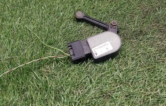 Volkswagen Touareg I Yaw turn rate sensor 7L0616571D 4E0907503C