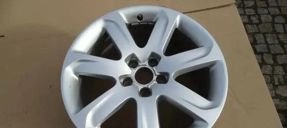 Audi A6 S6 C7 4G R18 wheel hub/cap/trim 4G8601025A