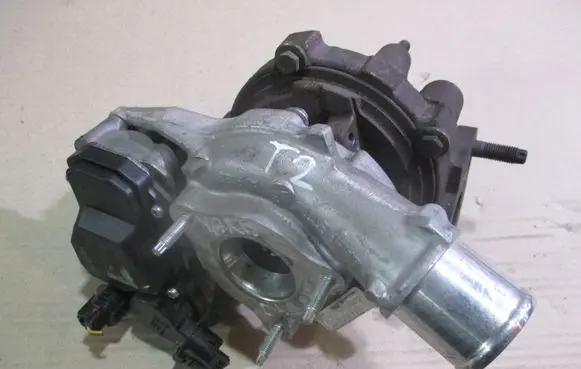 Toyota Auris 150 Turbo 172010N041
