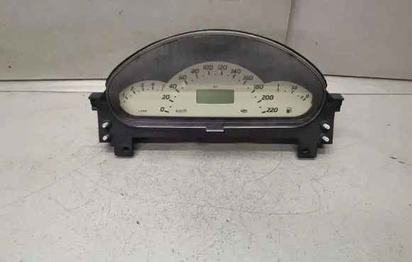 Mercedes-Benz A W168 Speedometer (instrument cluster) A1685400547