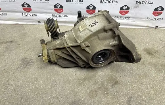 Mercedes-Benz C W205 Front differential 2053503105 1543550005