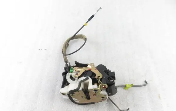 Mitsubishi Outlander Front door lock