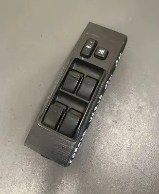 Toyota Corolla Verso AR10 Electric window control switch 848200F03000