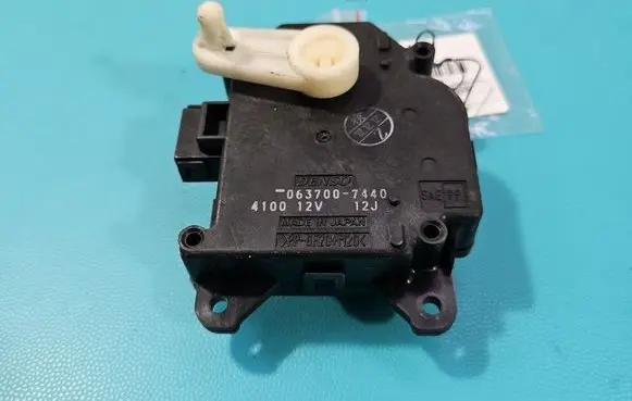 Toyota Prius (XW20) A/C air flow flap actuator/motor 0637007440 IMPRK1606411