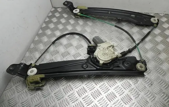 BMW 4 F32 F33 Front door window regulator with motor 7249172 T8963