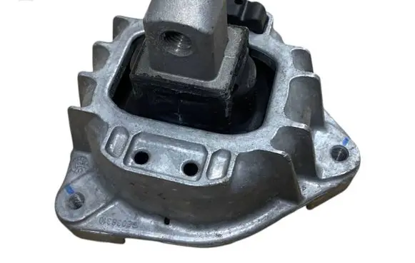 BMW 6 F06 Gran coupe Engine mount bracket 6851264