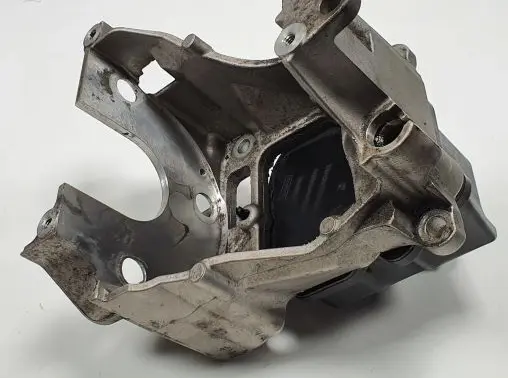 Citroen C5 Oil filter mounting bracket 9X2Q-6C714-DA