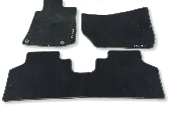 KIA Niro Car floor mat set AO143ADB10