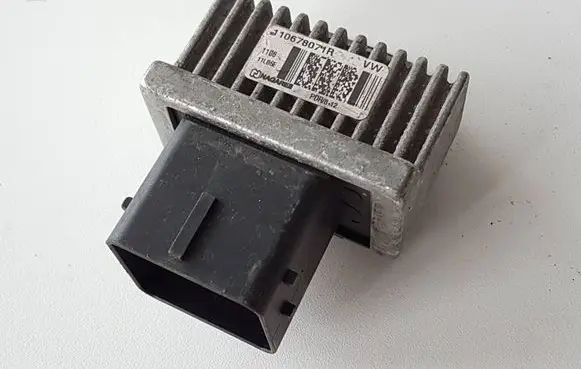 Nissan Navara D23 Glow plug pre-heat relay 110678071R