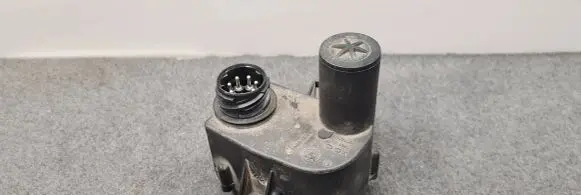 BMW 7 E38 Cruise control unit/module 8360043
