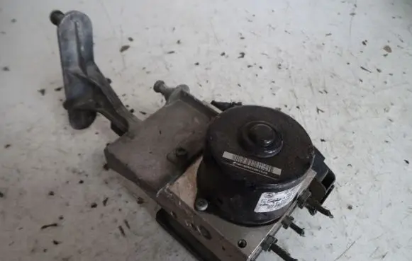 Mercedes-Benz C W203 ABS Pump A0054310712