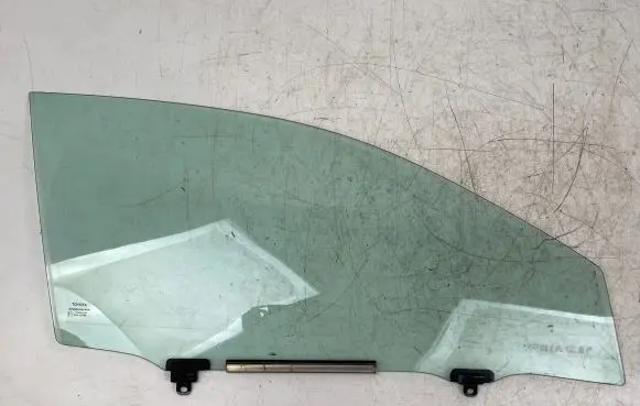 Toyota Corolla E140 E150 Front door window glass four-door 43R00086