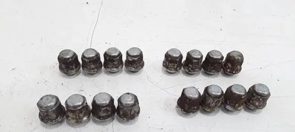 Hyundai i20 (PB PBT) Nuts/bolts 