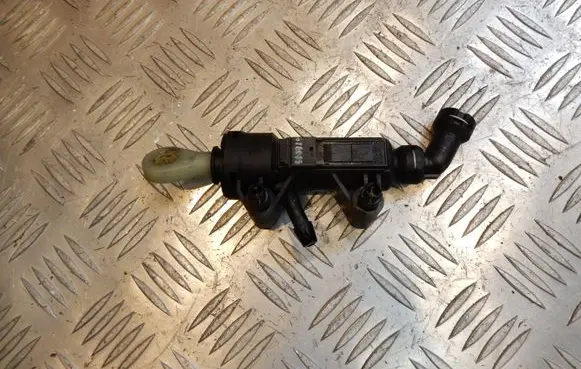 BMW 5 E60 E61 Clutch master cylinder 6762081 1412044 38332