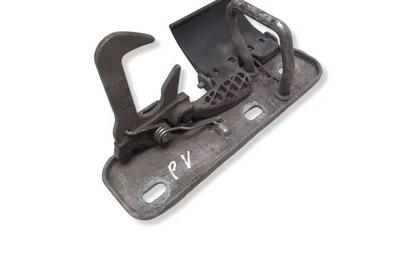 Volkswagen PASSAT B7 Engine bonnet/hood lock/latch loop/hook 3AA823480