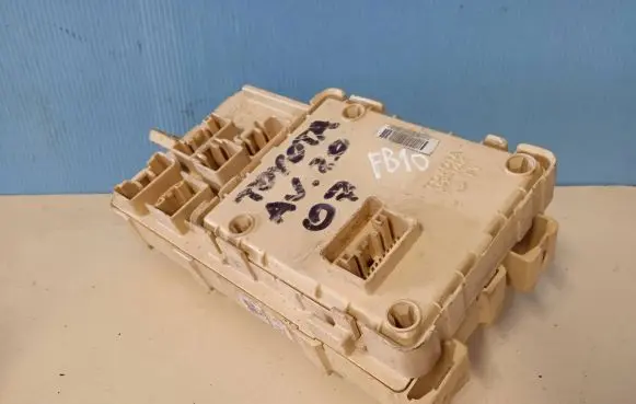 Toyota Avensis T250 Fuse box set