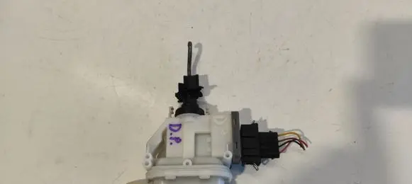 Volkswagen PASSAT B4 Central locking vacuum pump 