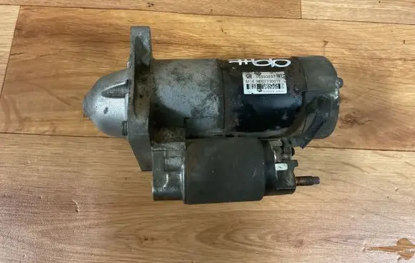 Opel Insignia A Starter motor 55353857 M001T30072