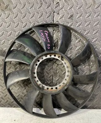 Volkswagen PASSAT B5 Fan impeller 058121301B