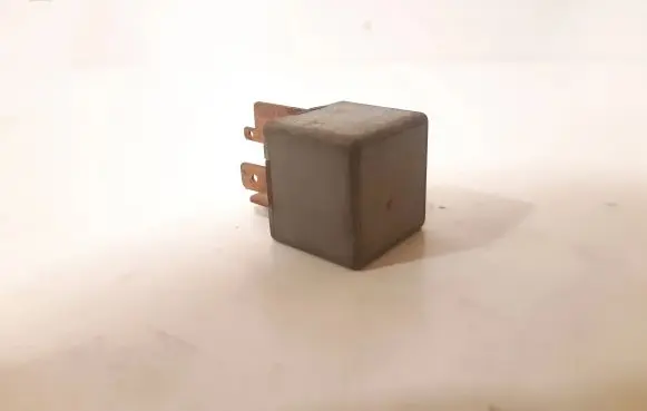 Volkswagen PASSAT B5 Other relay 443951253 41010000