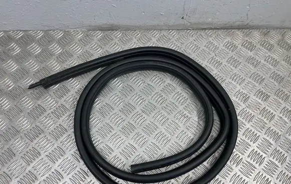 BMW 3 E90 E91 Front door rubber seal 7247257