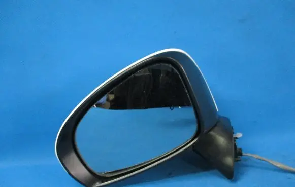 Toyota Verso-S Front door electric wing mirror 