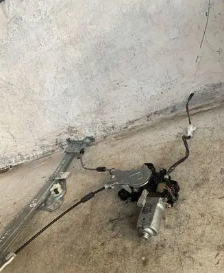 Lexus ES 250 - 300 - 330 Rear window lifting mechanism without motor