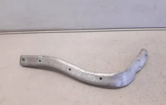 Audi A8 S8 D4 4H Fender mounting bracket 4H0821260C 25012912 250120122