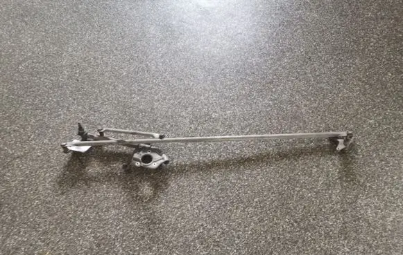 Front wiper linkage