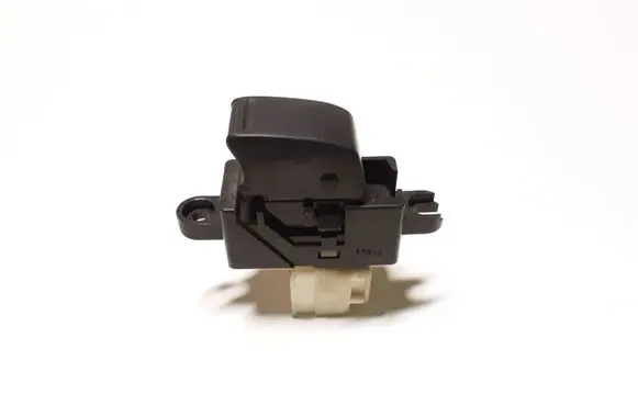 Nissan X-Trail T30 Electric window control switch 1731Z