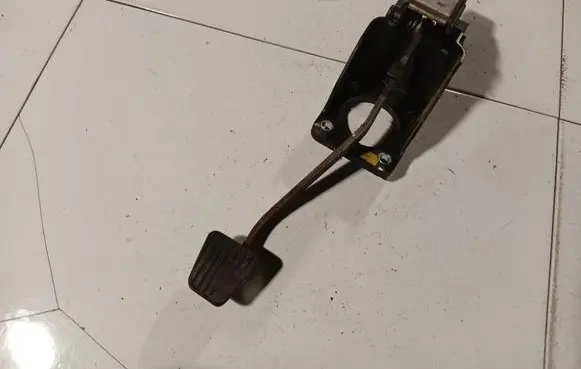 Chevrolet Lacetti Clutch pedal 