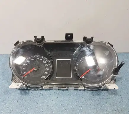 Mitsubishi Lancer VIII Speedometer (instrument cluster) 8100B125A