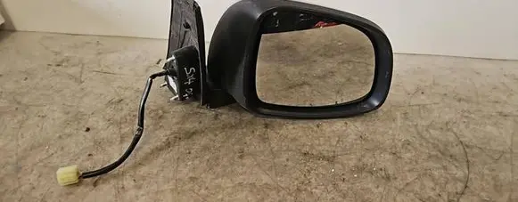 Suzuki SX4 Front door electric wing mirror 013929 8470179J70