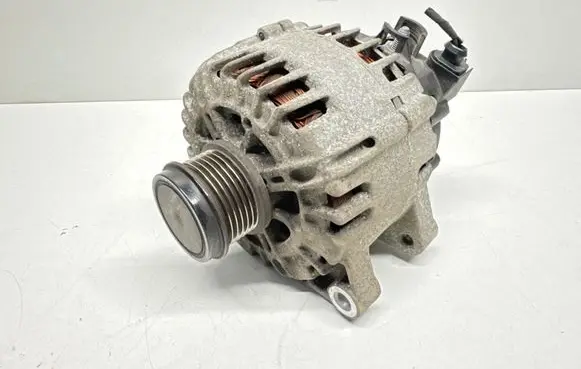 Volvo V50 Generator/alternator 30659390 TG15C186 111041609
