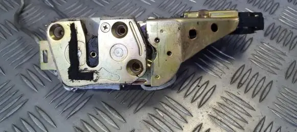 Mazda 323 F Front door lock