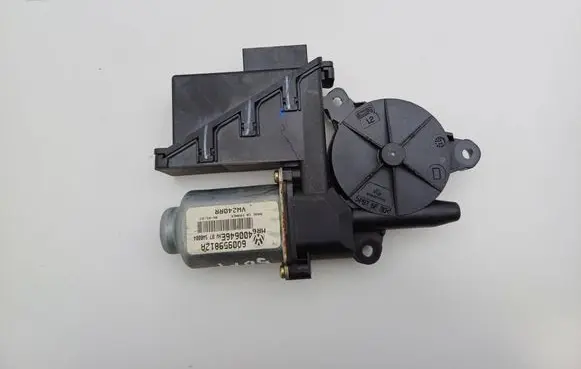 Volkswagen Polo IV 9N3 Rear door window regulator motor 6Q0959812A